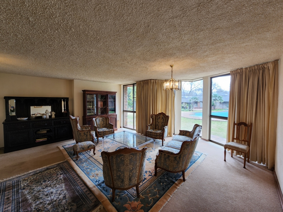 5 Bedroom Property for Sale in Mooivallei Park North West